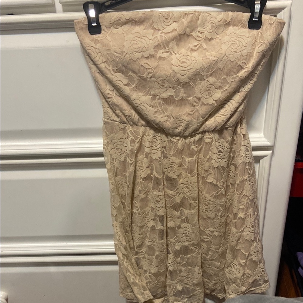 Elegant Cream Lace Strapless Dress